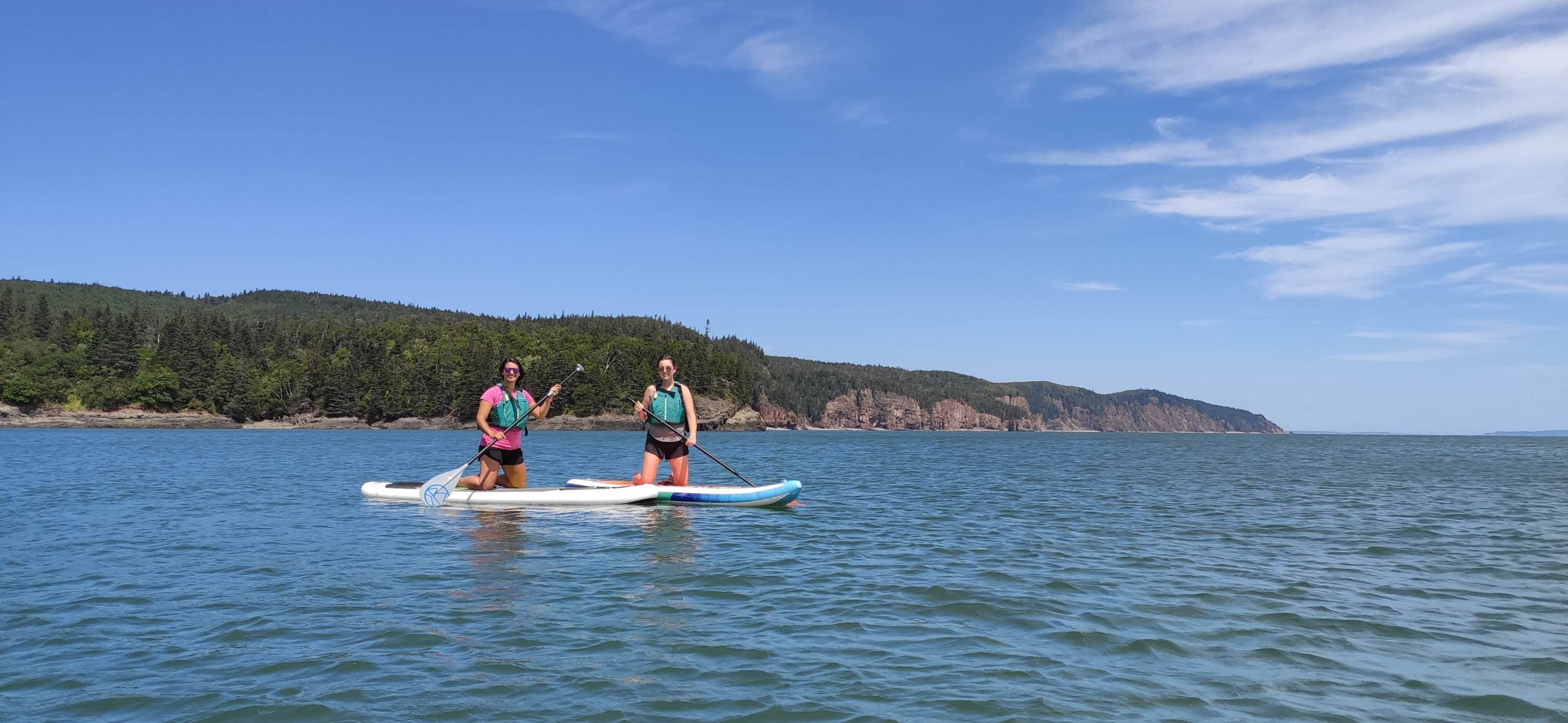 Cape d'Or stand-up paddlers